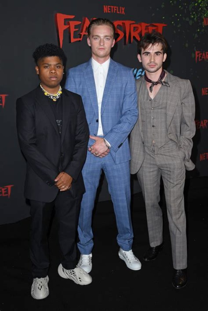 Benjamin Flores Jr Bio, Age, Height, Life, Ethnicity, Religion, Net Worth, Dating, Girlfriend, Dariu