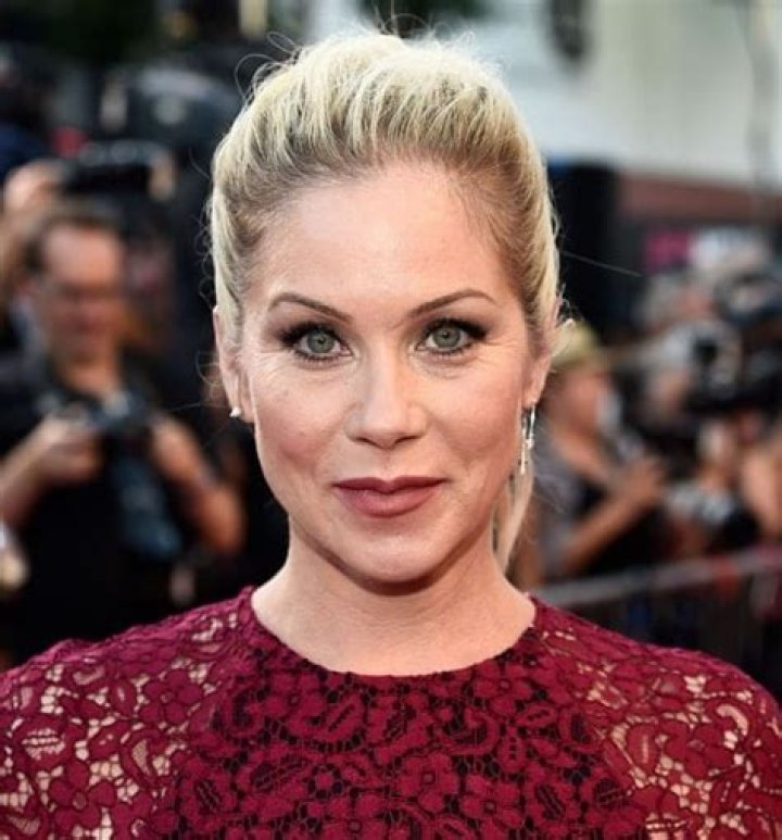 Christina Applegate’s Net Worth, Biography, Career, Awards, Fact and Life Story