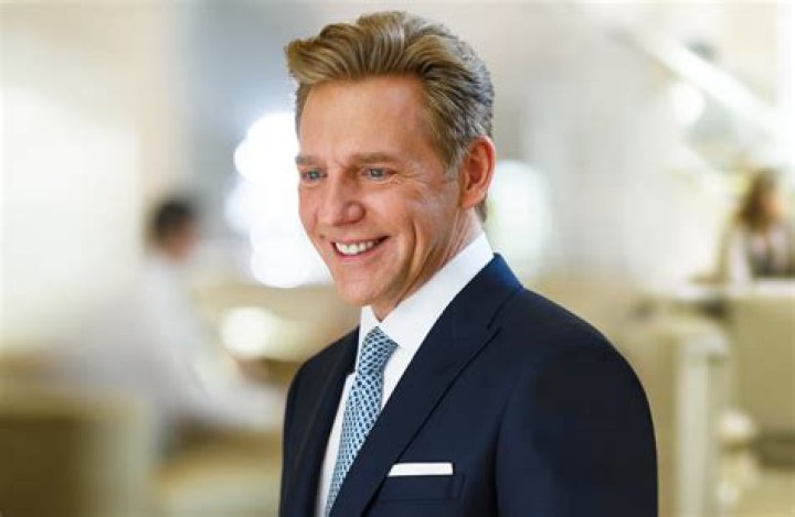 David Miscavige Net Worth, Income, Salary, Earnings, Biography