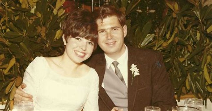 Does Mark Levin Have A Wife?