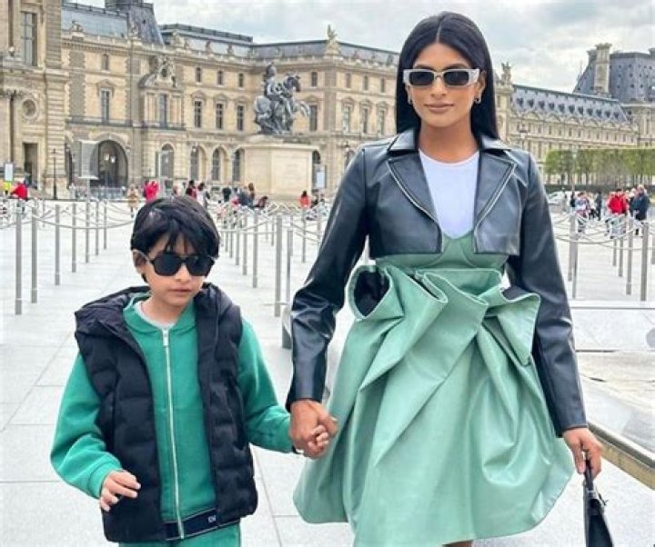 Farhana Bodi Ethnicity And Family: Husband And Children