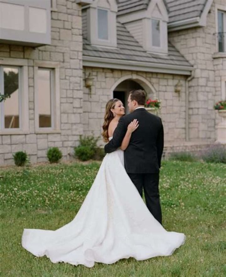 Garth Brooks' Daughter Holds Fairytale Wedding