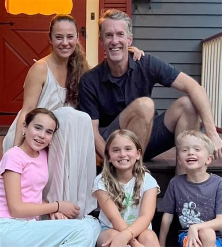 Jay Harrington Bio, Wiki, Age, Wife, Net Worth, Family, Suits, Haircut, Movies and American Reunion