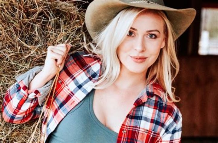 Linsey Toole Wiki, Bio, Age, Husband, Baby, Net Worth, Height, Instagram, Birthday, Letter, Parents, Family, Nationality and Ethnicity