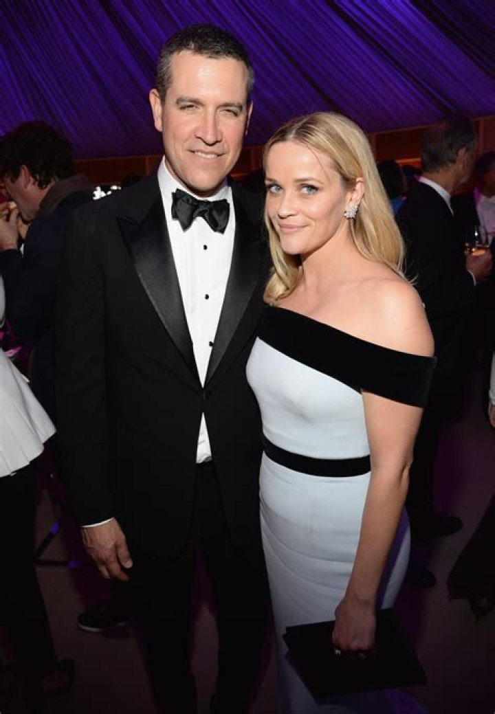 Reese Witherspoon Husband: Meet Jim Toth ·