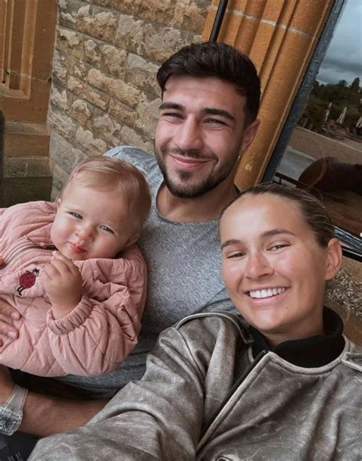 Who Are Tommy Fury Parents? Meet Him On Instagram