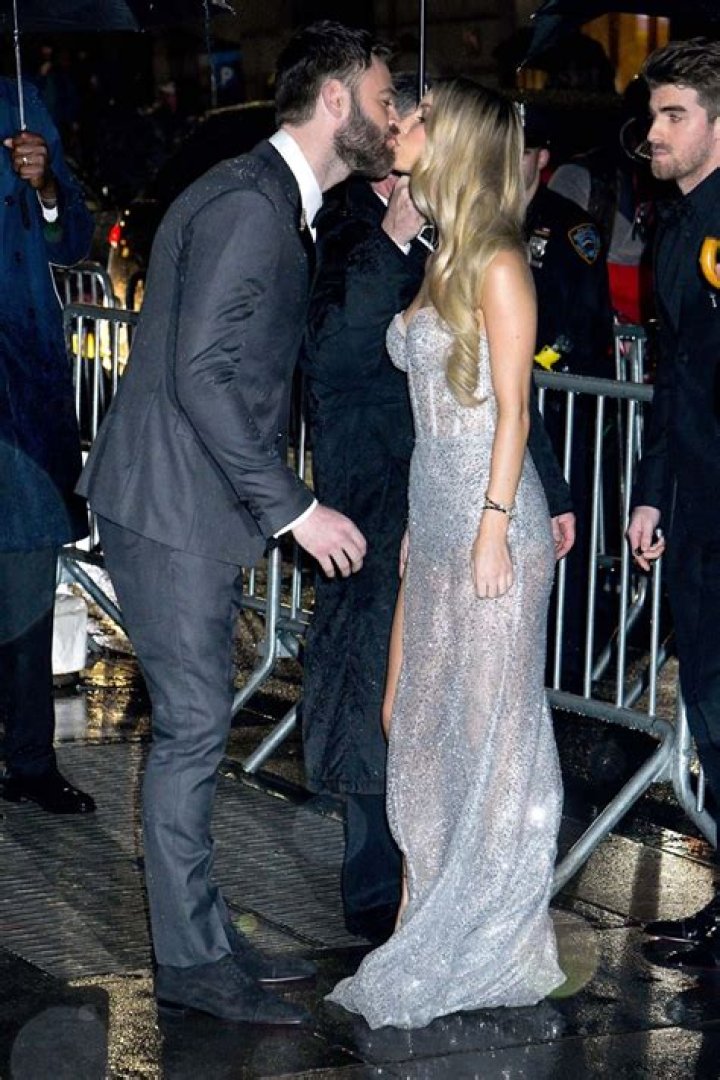 Who is Alex Pall Dating Now ·