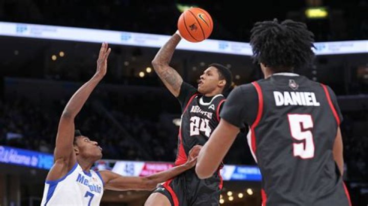 Who is Hansel Emmanuel? One-armed basketball star scores 1st collegiate points for Northwestern Stat